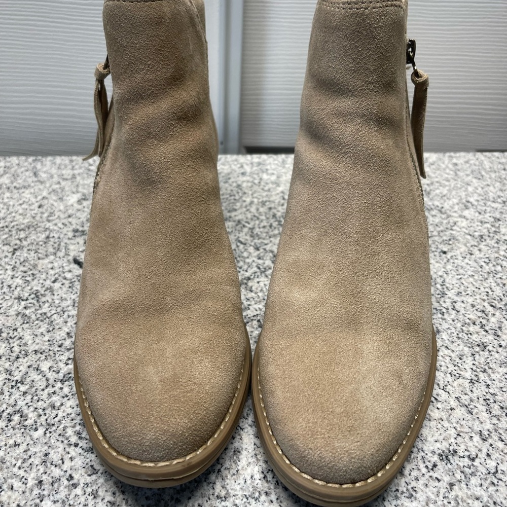White Mountain Women’s Size 9 Taupe Suede Ankle Block Boots 2” Heel Side Zipper